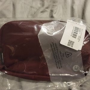 Lululemon everywhere belt bag